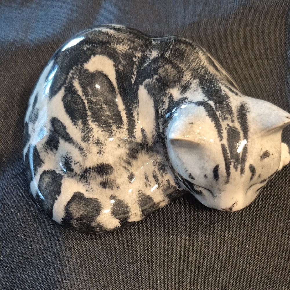 Mike Hinton Vintage Ceramic Sleeping Cat Figurine in Black & White Signed